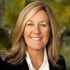 Beth Reeder's Instagram, Twitter & Facebook