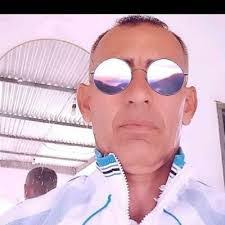 Robert Escalona's Instagram, Twitter & Facebook