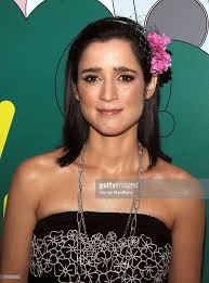 Julieta Venegas And The Cast Of In The Heights Visit Mtvs Mi Trl Photos And Premium High Res Pictures Pop Singers In The Heights It Cast