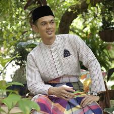 Jangan hancurkan baju melayu tradisional yang lengkap dengan sampin dan songkok. bila tanah melayu makin berkembang, baju melayu digunakan untuk lelaki dan baju kurung kekal untuk wanita. Baju Melayu Moden Dan Baju Melayu Tradisional Blog Fesyen Terkini Lelaki