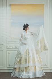 Pin By Margaret On Traditional Korean Wedding With Images Korean Wedding Dress Hanbok Wedding Korean Traditional Dress