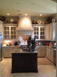 Pin By Teresa Darnell On French Tuscan Design Kitchens French Country Decorating Kitchen Country Kitchen Decor French Country Kitchen