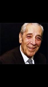 Son vistas recientes del mercadito público de LOS PALOS GRANDES. Abre todos  los sábados, está en la calle, ofrece una aceptable variedad de productos,  frutas, quesos, flores, artesanías, bisutería y es posible