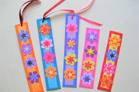 Sedikit berbeda dengan cara membuat daftar pustaka, dalam penulisan catatan kaki (footnote) ada beberapa syarat yang harus diperhatikan khususnya judul buku atau sumber harus diberi garis bawah, jika diketik dengan komputer maka harus dicetak miring. Penanda Bunga Kertas Cantik Dan Mudah