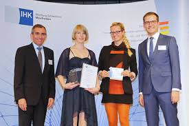 Das stadtbranchenbuch für mönchsroth zeigt ihnen aktuell ᐅ 102 einträge. Kammerpreis Der Ihk Fur Auszubildende Jana Ries Bilder B4b Mainfranken