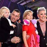 Get in touch with жёлудь_минеральный (@pink_kinder) — 81 answers, 301 likes. Pink Carey Hart Die Schonsten Fotos Ihrer Spassigen Familie Gala De