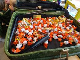 In der international gefeierten die kleine raupe nimmersatt, isst eine winzige raupe und isst. Haus Der Kinder