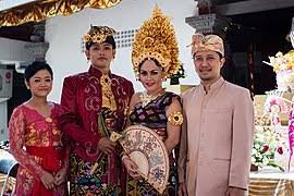 The peacock feather and golden bottom trail combo looked perfect for a perfect guy like mudit. National Costume Of Indonesia Wikipedia