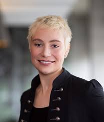 Lili Frank's Instagram, Twitter & Facebook