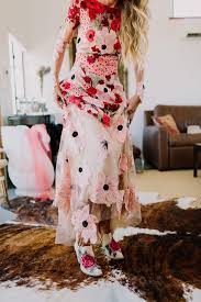 We did not find results for: Trending Now The Embroidered Wedding Dress These Colorful Floral Gowns Are Turning Heads Green Wedding Shoes