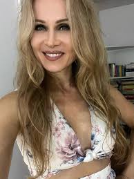 Anna Schenk (@annaschenkmusic) · Instagram photos and Reels