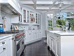 Selena Gomez Parts With Her Multimillion Dollar Starter House Starter Home Home House