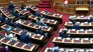 Εκσυγχρονίζει το εργατικό δίκαιο της χώρας και ακολουθεί αυτά που συμβαίνουν στις προηγμένες ευρωπαϊκές χώρες. Eidhseis Me 8ema Nomosxedio