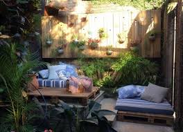 55 Gunstige Gartenideen Einen Schonen Garten Mit Wenig Geld Gestalten Garten Ideen Garten Hinterhofideen