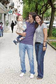 O hoquista português filipe gaidão continua internado, nos cuidados intensivos do hospital egas moniz, em lisboa, depois de ter sofrido um acidente na piscina. Casados Ha Dois Anos Karen E Filipe Gaidao Sao O Retrato De Uma Familia Feliz