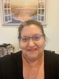 Tammy Hassett's Instagram, Twitter & Facebook