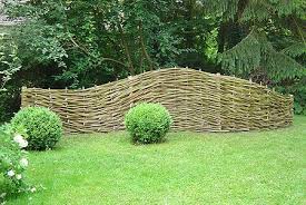 Pin Auf Weiden Flechten Zaun