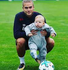 Er teilt süße aufnahmen über seine story auf insta. Rurik Gislason Vater Let S Dance 2021 Wer Ist Ex Fussballer Rurik Gislason