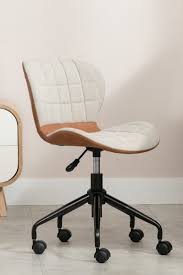 Jul 07, 2021 · in this article, we will teach you how to clean office chair wheels so you never have to worry about the wheels getting caught on dirt or hair. How To Clean The Wheels Of A Rolling Office Chair Overstock Com
