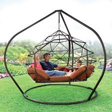 The Pendulum Zome Hammacher Schlemmer Decor De Jardin Vintage Mobilier Jardin Balancelle De Jardin
