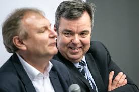 Blikk: L. Simon László feleségének cégei 135 millió forint EU-s támogatást  kaptak