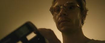 Evan Peters Explains Transformation Into Jeffrey Dahmer for 'Monster'