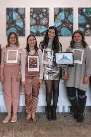 These epic family halloween costume ideas will have your family of 3, 4, 5 or more looking like the 30 unique family halloween costumes that everyone will love. 45 Unique Best Friend Halloween Costumes Diy Bff Costumes 2021