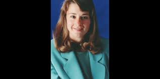 The married mom of three is an author, philanthropist and steadfast advocate of female empowerment. Melinda Gates On Twitter If You Started Your Career In The 80s Like Me You May Have A Photo Like This Powersuit Tbt Http T Co Wbi5ufouk2 Http T Co Cpnjhdiy3u