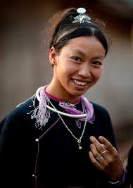 Smiling lantaen minority woman, Nam deng, Laos