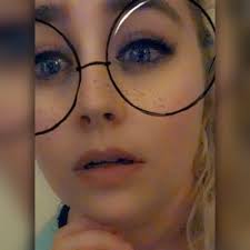 Julia Bral (@JuliaBral)