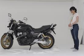 梅本まどか premium zone で愛車のcb400sfをドレスアップする webオートバイ 梅本まどか オートバイ ドレスアップ
