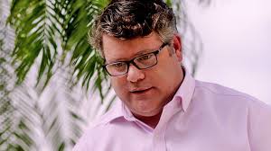 iMordecai Bande-annonce VO