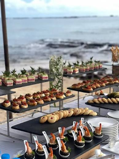 Canapé và biển - ẩm thực và thiên nhiên 🍤🌊 #TheShellsResort #PhuQuoc  #beach #canape #summer #summervibes #getaway #leisuretime #staycation