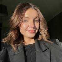 Gail Dew's Instagram, Twitter & Facebook