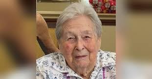 Joseph Hetrick's Instagram, Twitter & Facebook