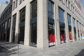 Mitten im zentrum der stadt, direkt an der elbe und in enger nachbarschaft zum barockviertel dresdens liegt das quartier am neustädter markt. Ladenflache Zur Miete Dresden Innere Altstadt E1088 Jll