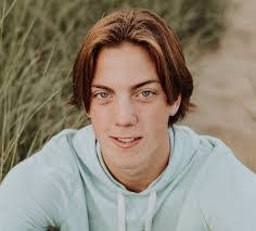 Ian Chavis's Instagram, Twitter & Facebook