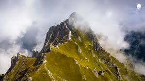 Ce spun meteorologii despre starea pârtiilor și câți centimetri de zăpadă sunt în fiecare stațiune montană. MunÈii Bucegi Traseu De O Zi De La Piatra ArsÄ La Varful Omu Zbor Peste MunÈii Romaniei