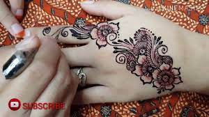 Gambar bunga henna tangan kumpulan desain tato henna dan filosofinya bergambar tato 100 gambar henna tangan kaki penga wanita bertato tato india tato kecil. Tutorial Henna Desaign Bunga Youtube