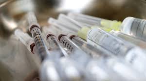 Anche le autorità sanitarie della norvegia e dell'islanda hanno sospeso per precauzione l'uso del vaccino astrazeneca: Il Vaccino Astrazeneca Viene Sospeso Anche In Italia Wired