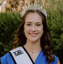 Stephanie Luera's Instagram, Twitter & Facebook