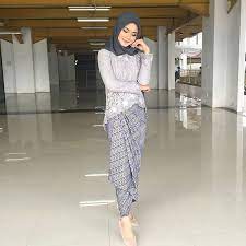 Maybe you would like to learn more about one of these? 30 Model Kebaya Muslim Modern Inspirasi Dress Desain
