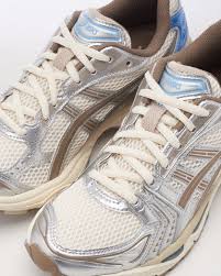 ASICS Women's Gel-Kayano 14 Blue, Gray, White 1202A056-113 | FOOTDISTRICT