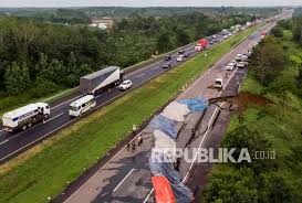 Perjalanan ini adalah sejauh 13,000 kilometer dari yiwu, china melalui kazakhstan, rusia, belarus. Mulai Besok Lawan Arah Di Tol Cipali Km 122 Diperpendek Republika Online