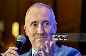 12 Photos & High Res Pictures