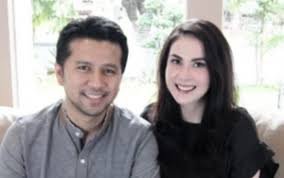 Saat itu istri wagub jatim juga hamil anak pertama. Revyswv2rnu0om