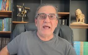 Silas Malafaia confronta emissora de TV e defende PL do aborto