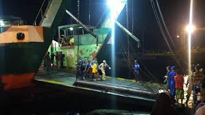 Kapal ini tenggelam sekitar pukul 10.30 wita. Wktoqn5ng890zm