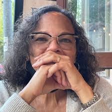 Sheila Lloyd's Instagram, Twitter & Facebook