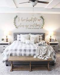 40 Things To Do With The Empty Space Over Your Favorite Bed Bedroomtips Homedesigntips Diypro Farmhouse Bedroom Decor Master Bedrooms Decor Remodel Bedroom